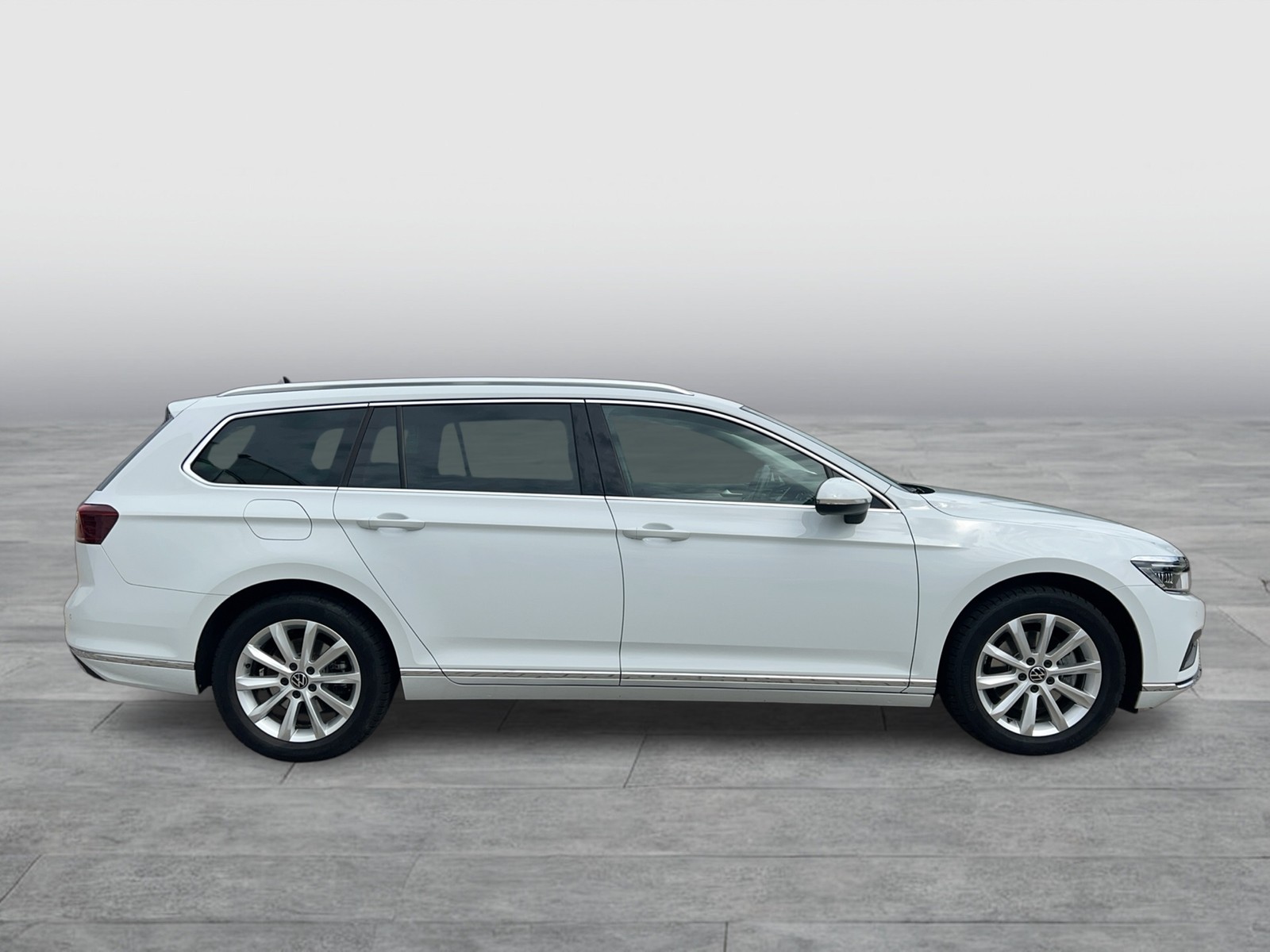Fahrzeugabbildung Volkswagen Passat Variant TSI Elegance Matrix Navi ACC RFK AHK SH