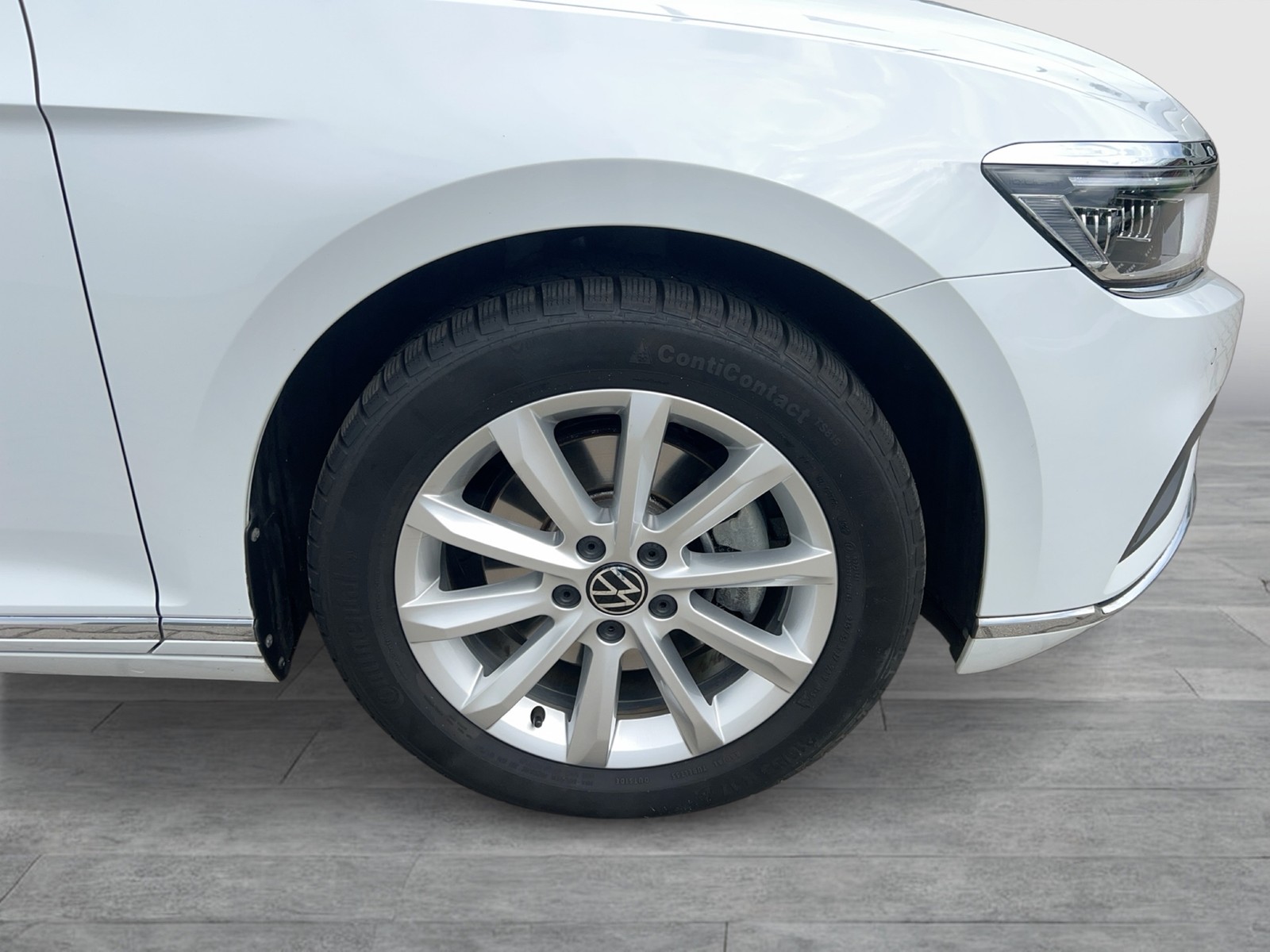 Fahrzeugabbildung Volkswagen Passat Variant TSI Elegance Matrix Navi ACC RFK AHK SH