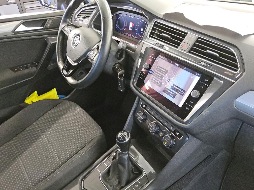 Fahrzeugabbildung Volkswagen Tiguan Allspace TSI Comfortline Navi HUD AID ACC RFK SH