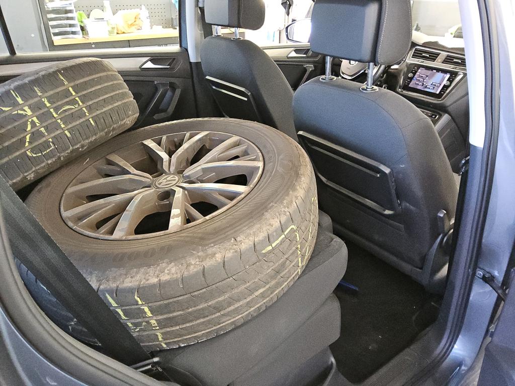 Fahrzeugabbildung Volkswagen Tiguan Allspace TSI Comfortline Navi HUD AID ACC RFK SH