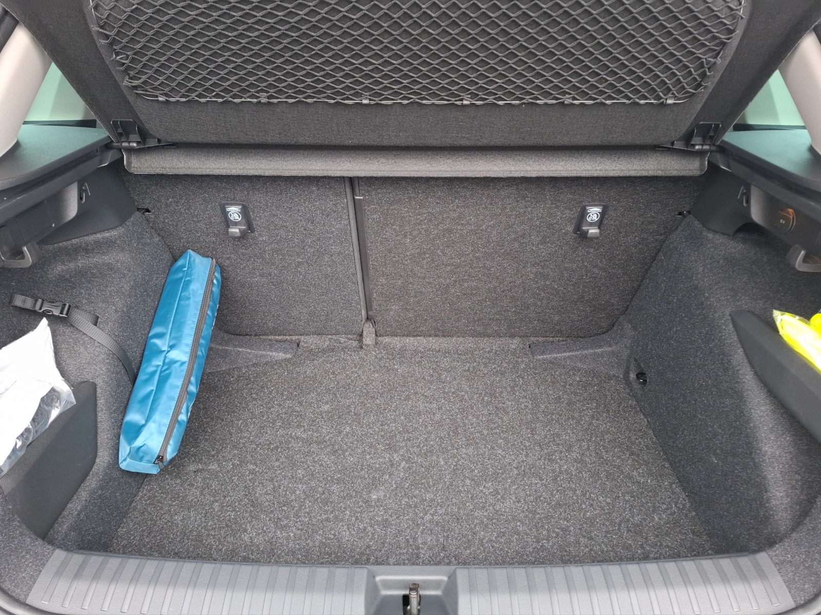 Fahrzeugabbildung SKODA Kamiq TSI Selection DSG Matrix Navi SH ACC VC FSH