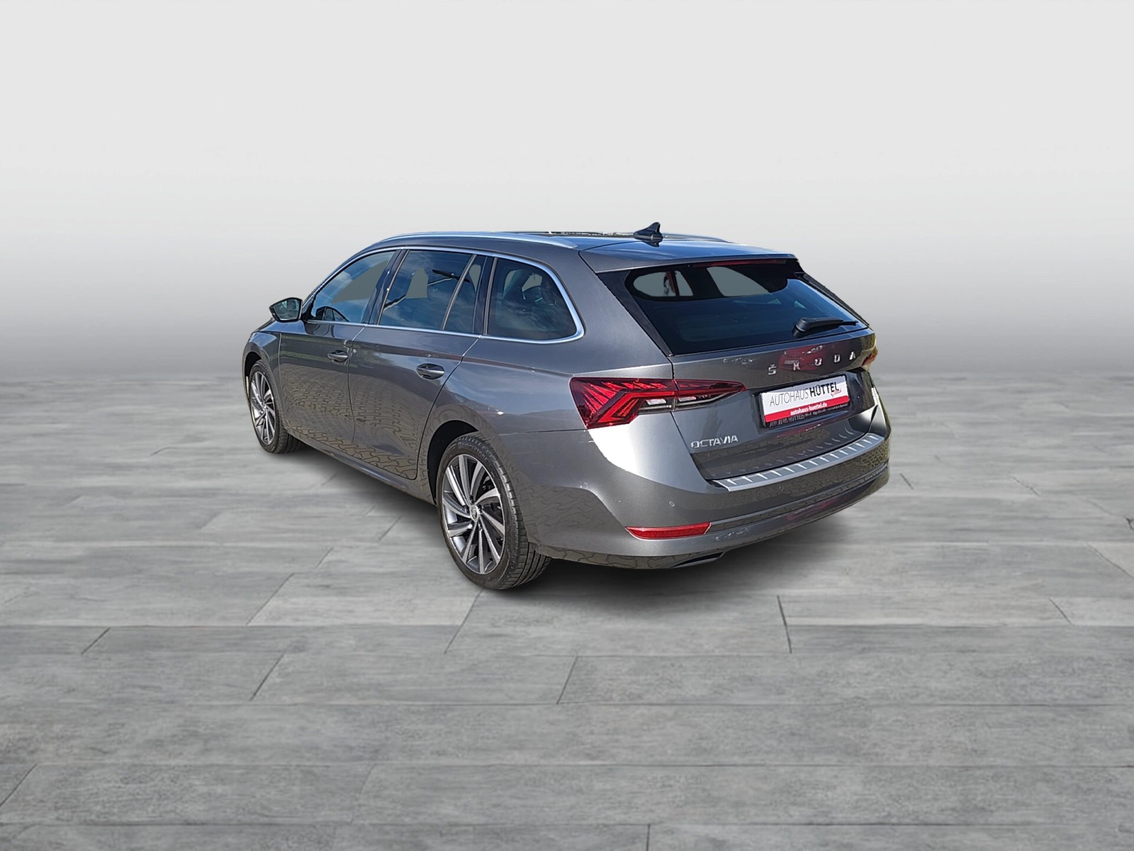 Fahrzeugabbildung SKODA Octavia Combi TDI Style DSG Matrix AHK Navi AID HUD ACC PDC SH