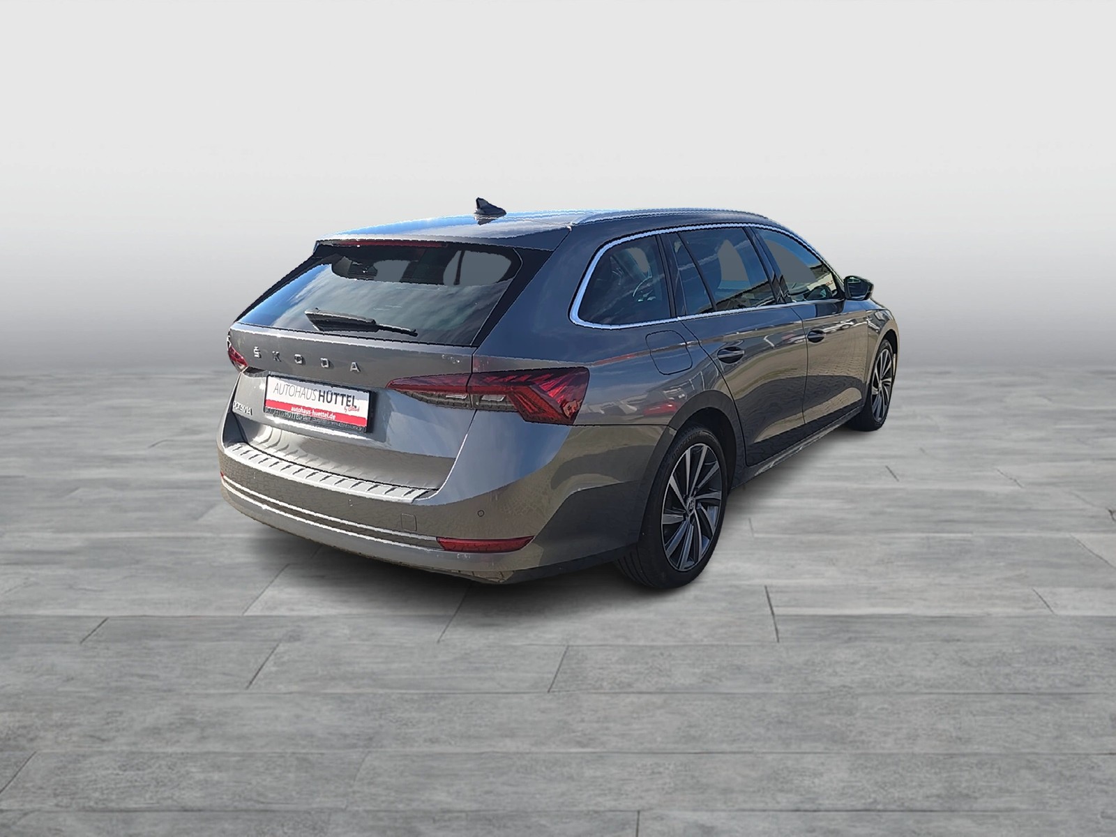 Fahrzeugabbildung SKODA Octavia Combi TDI Style DSG Matrix AHK Navi AID HUD ACC PDC SH