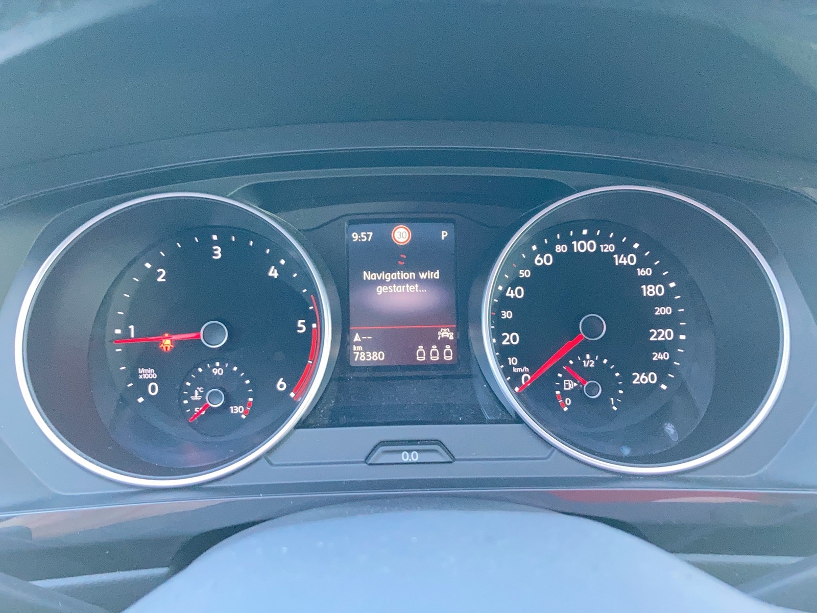 Fahrzeugabbildung Volkswagen Tiguan TDI Active DSG LED Navi ACC Park-Assist SHZ