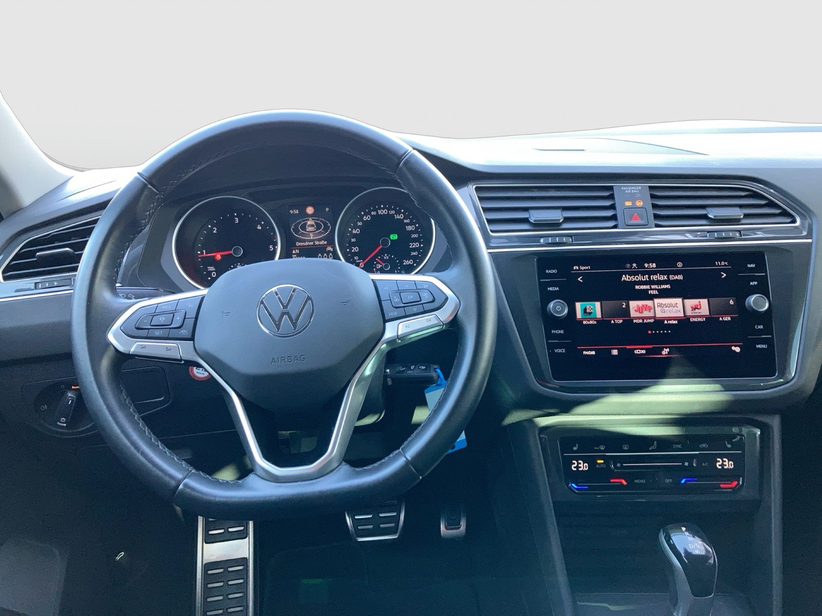 Fahrzeugabbildung Volkswagen Tiguan TDI Active DSG LED Navi ACC Park-Assist SHZ