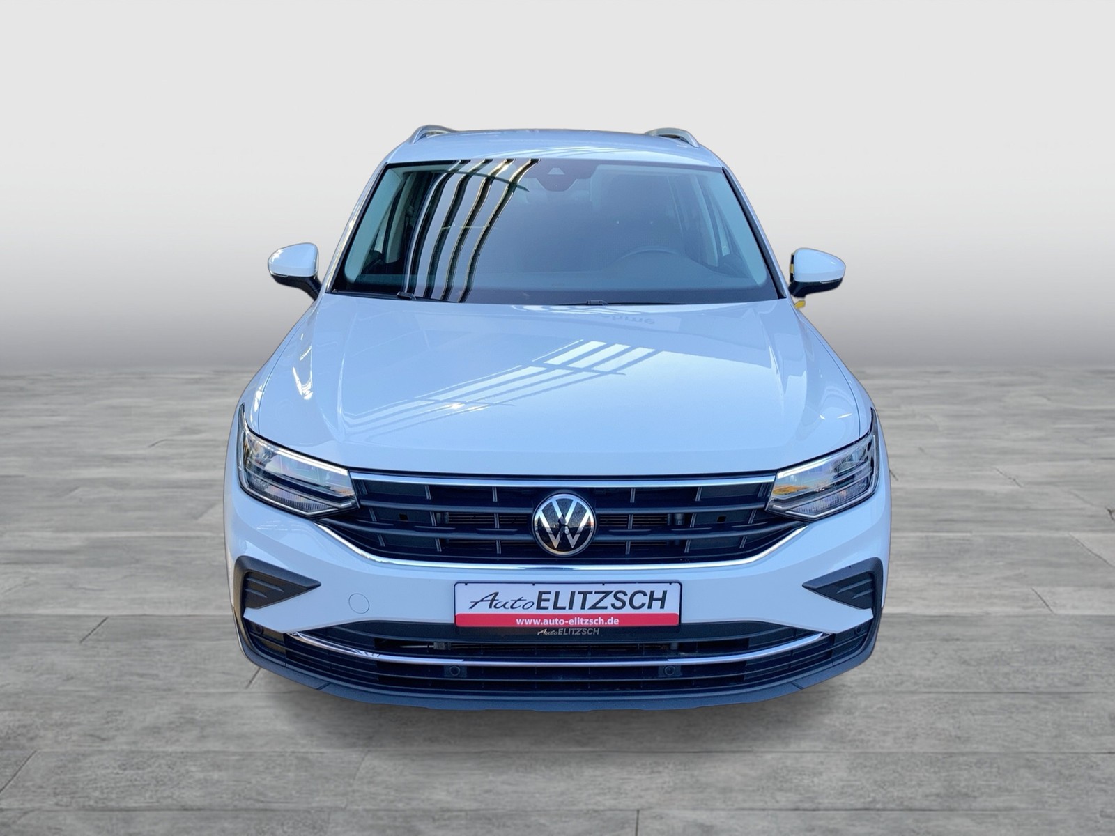 Fahrzeugabbildung Volkswagen Tiguan TDI Active DSG LED Navi ACC Park-Assist SHZ