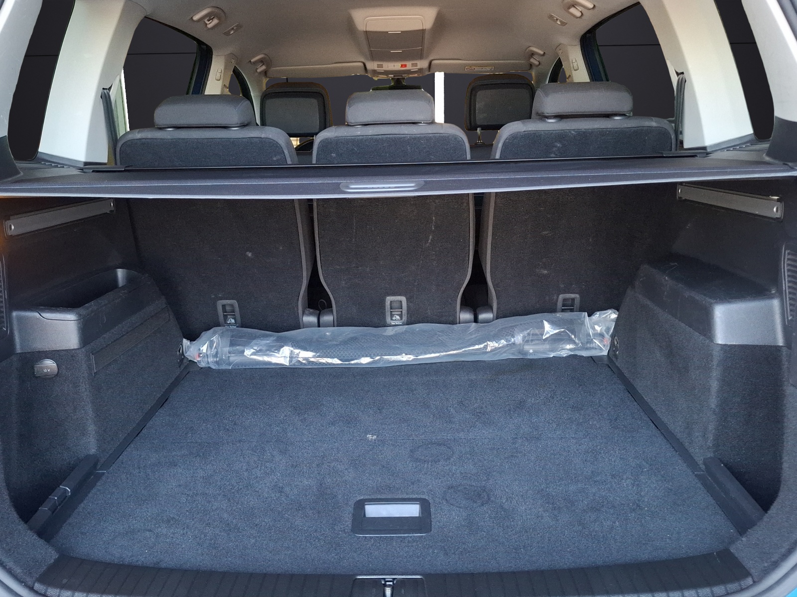 Fahrzeugabbildung Volkswagen Touran TSI United DSG LED Navi ACC SHZ APP PDC
