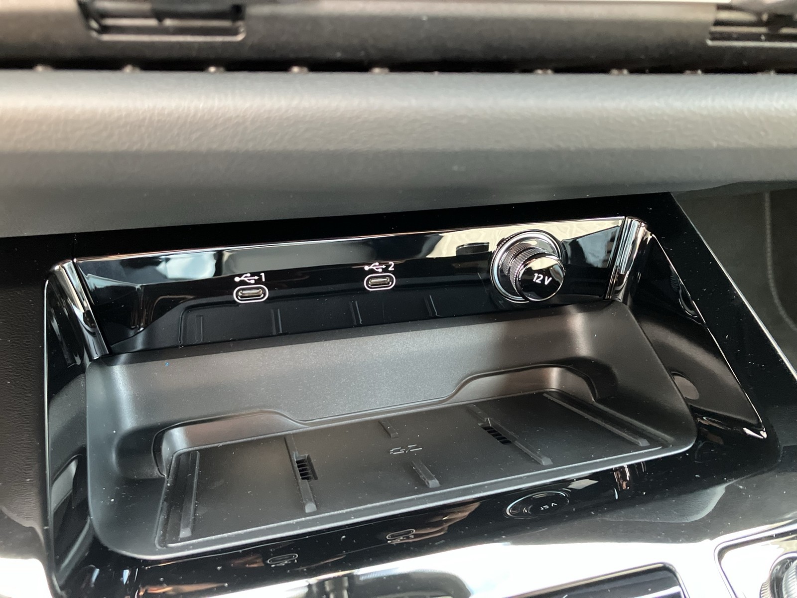 Fahrzeugabbildung Audi A6 Avant (FN5)(03.2025->) 2.0 TFSI e-hybrid quattro 220 kW
