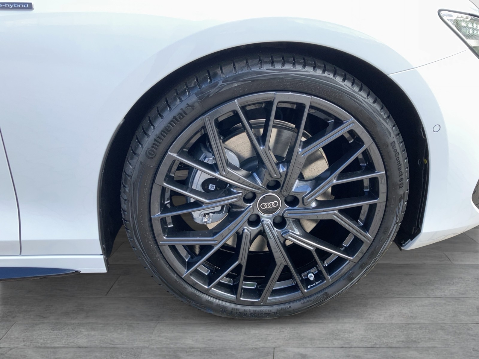 Fahrzeugabbildung Audi A6 Avant (FN5)(03.2025->) 2.0 TFSI e-hybrid quattro 220 kW