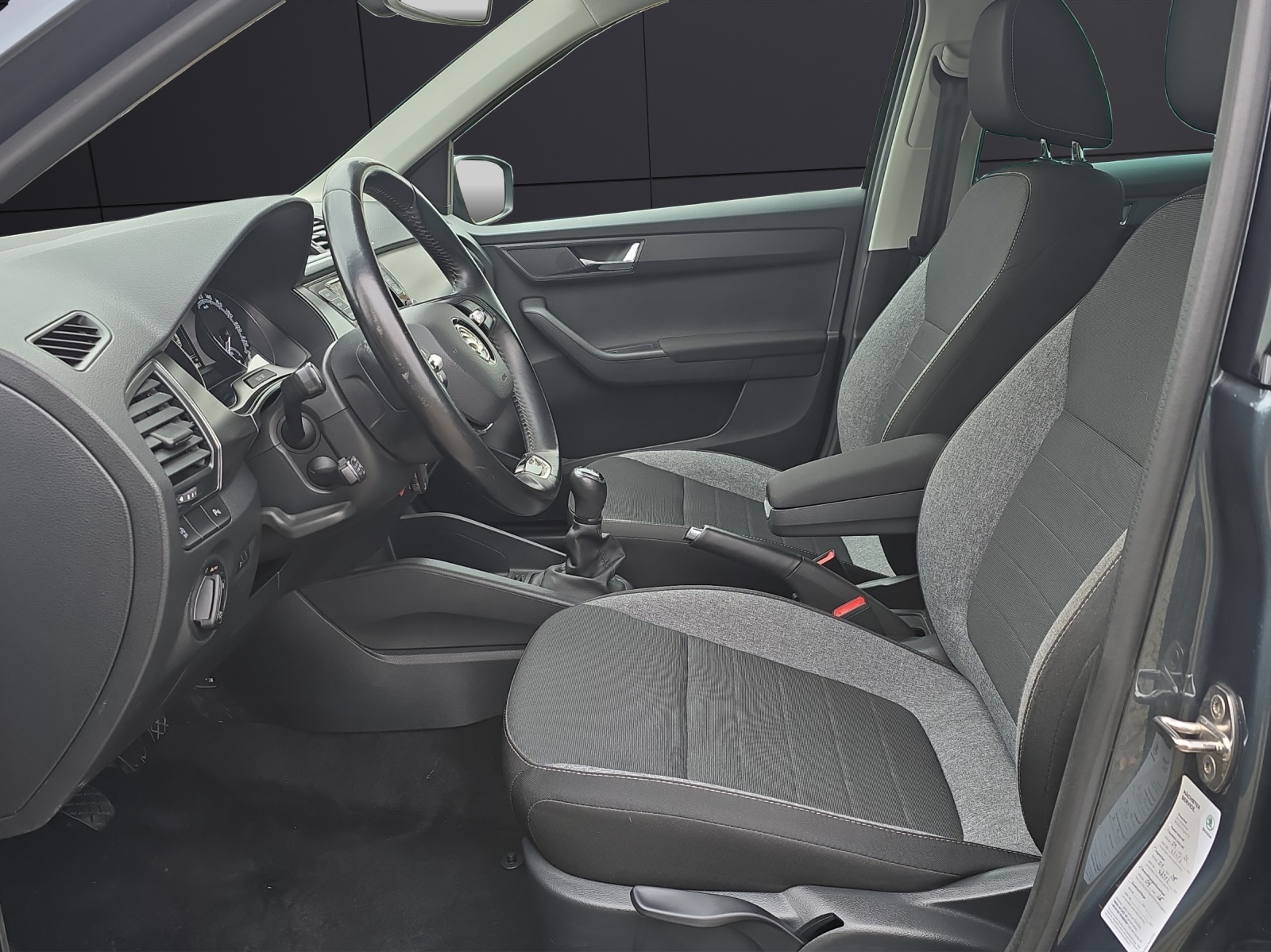 Fahrzeugabbildung SKODA Fabia Combi Drive 125 1.0 TSI KLIMA DAB SMART LINK