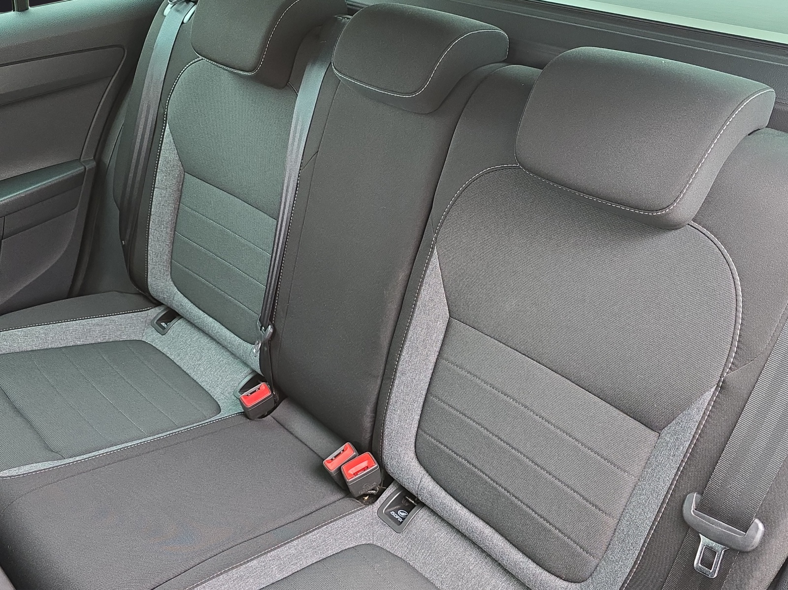 Fahrzeugabbildung SKODA Fabia Combi Drive 125 1.0 TSI KLIMA DAB SMART LINK