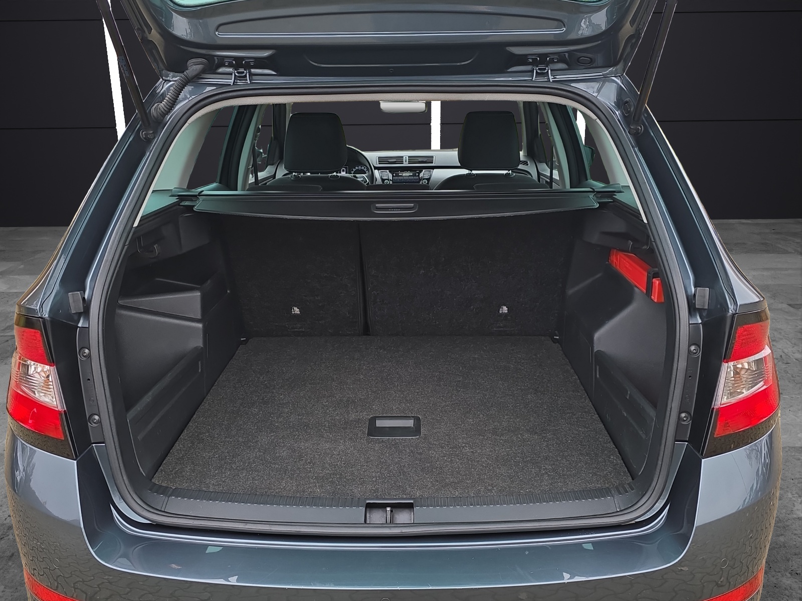 Fahrzeugabbildung SKODA Fabia Combi Drive 125 1.0 TSI KLIMA DAB SMART LINK