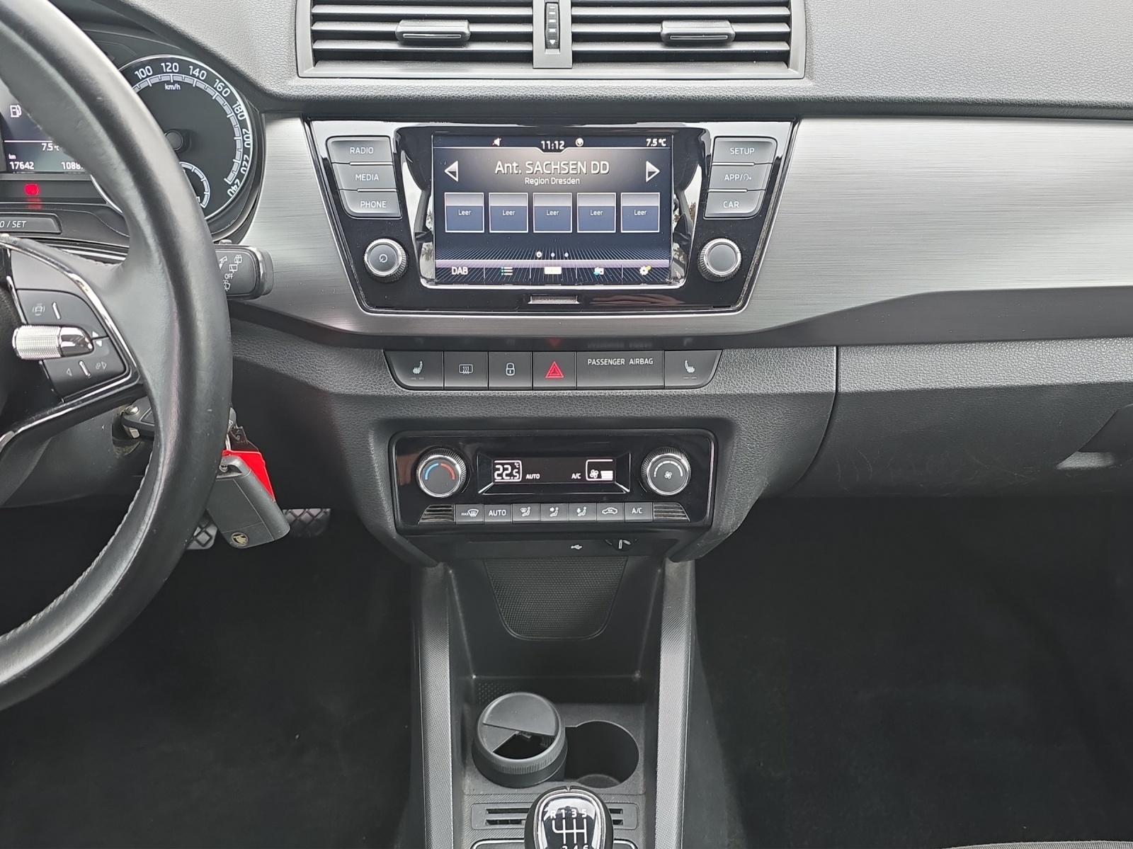 Fahrzeugabbildung SKODA Fabia Combi Drive 125 1.0 TSI KLIMA DAB SMART LINK