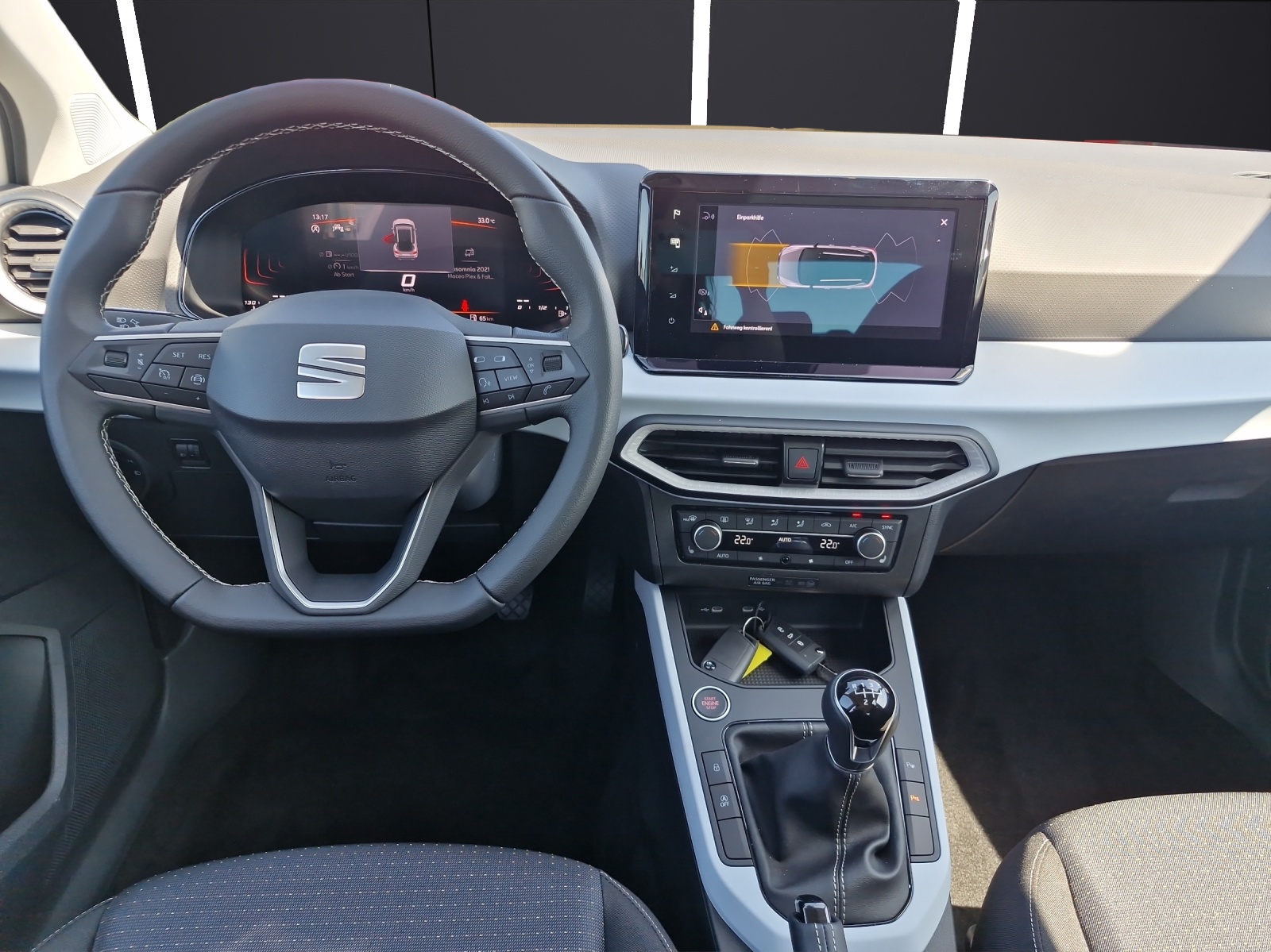 Fahrzeugabbildung SEAT Arona Road Edition 1.0 TSI AHZ KAMERA NAVI LED