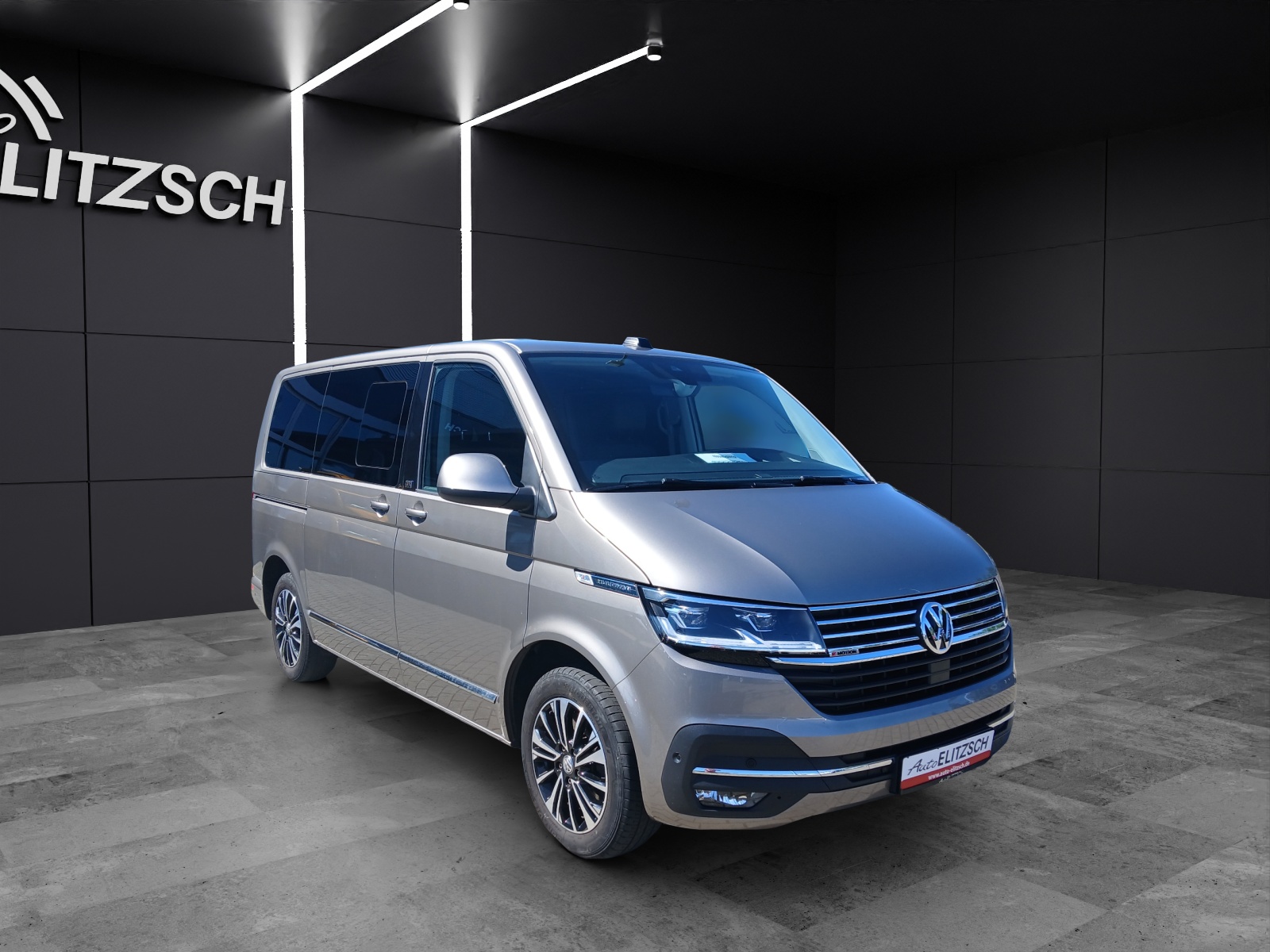 Fahrzeugabbildung Volkswagen T6 Multivan T6.1 TDI DSG 4-M Generation-Six STH LED AHK Navi Leder AID ACC RFK