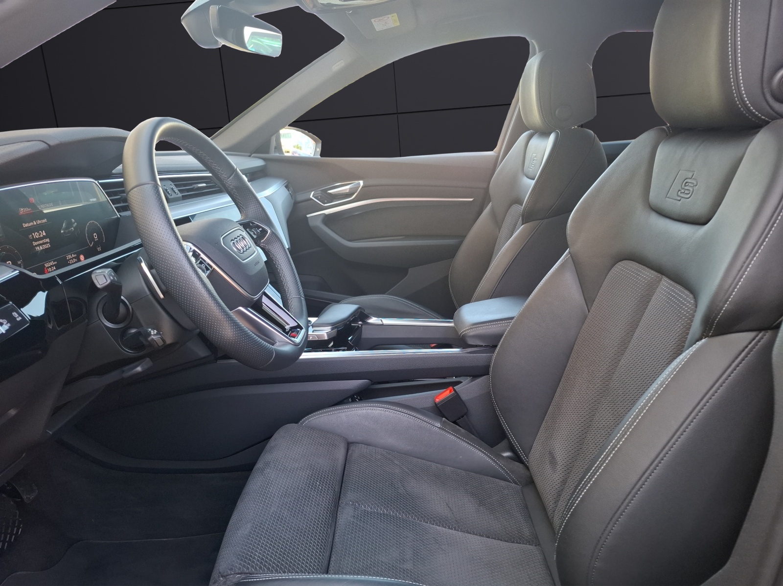 Fahrzeugabbildung Audi e-tron Sportback 50 S line MATRIX LUFT ACC PANO Kamera 360
