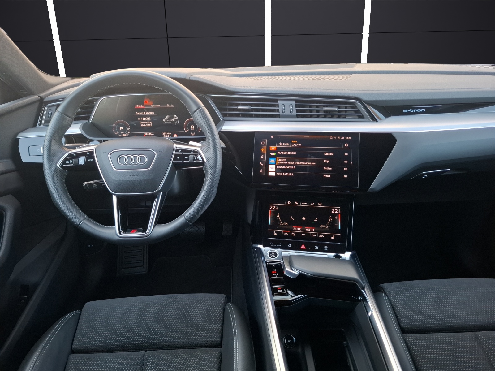 Fahrzeugabbildung Audi e-tron Sportback 50 S line MATRIX LUFT ACC PANO Kamera 360
