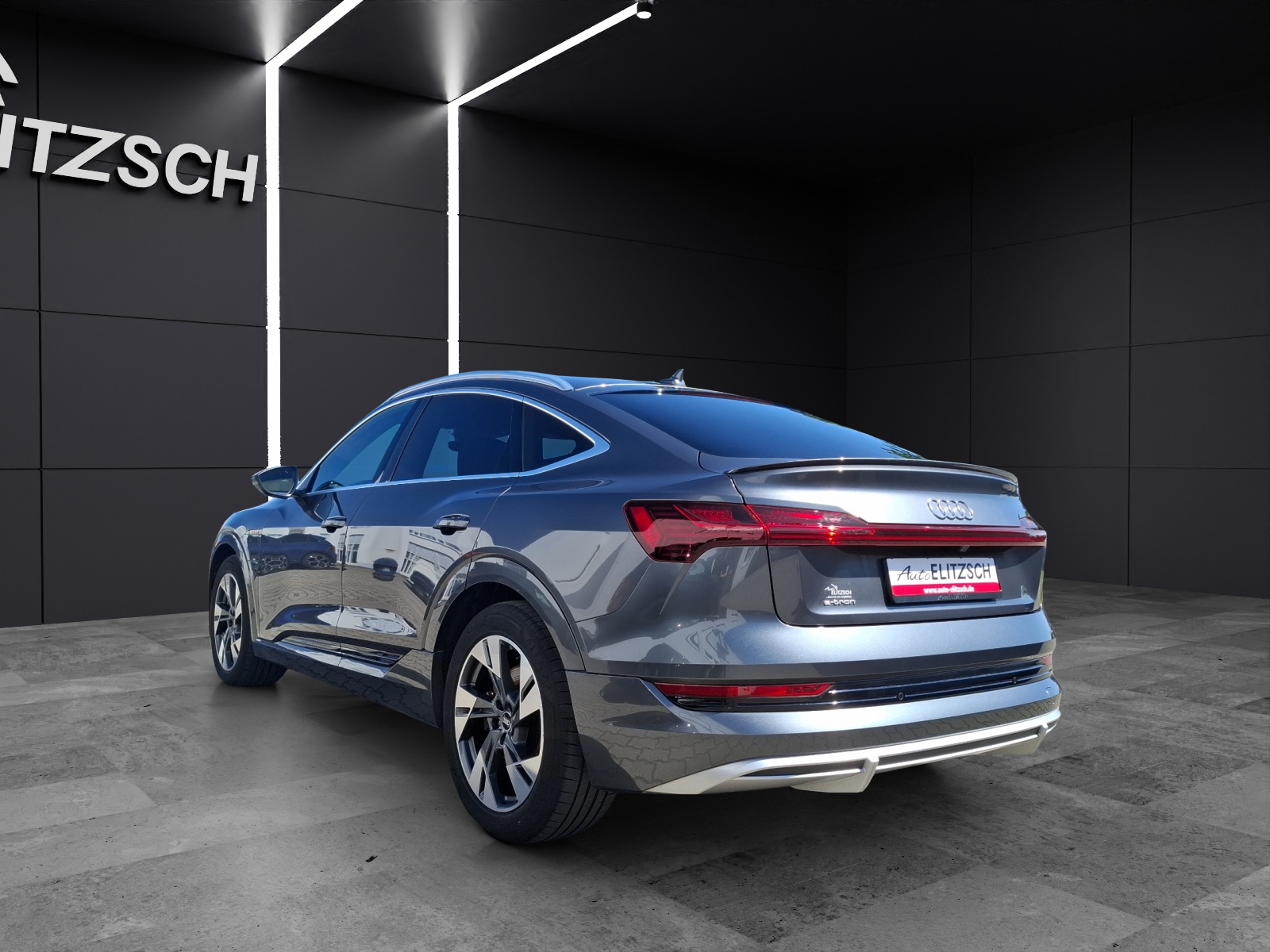 Fahrzeugabbildung Audi e-tron Sportback 50 S line MATRIX LUFT ACC PANO Kamera 360