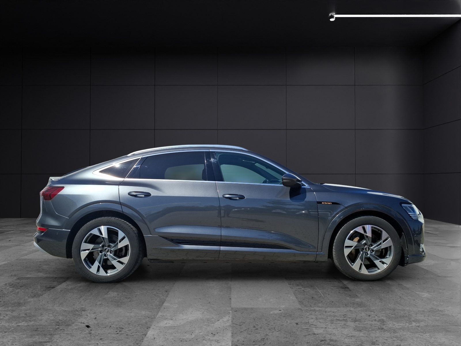 Fahrzeugabbildung Audi e-tron Sportback 50 S line MATRIX LUFT ACC PANO Kamera 360
