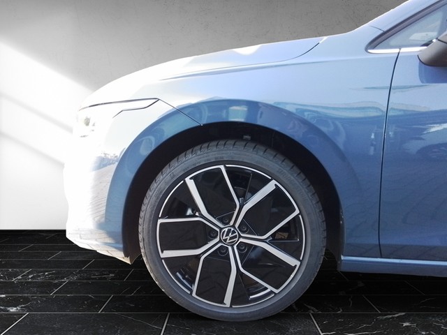 Fahrzeugabbildung Volkswagen Golf VIII eTSI Edition 50 DSG Matrix AHK Pano HUD Kamera DCC ACC
