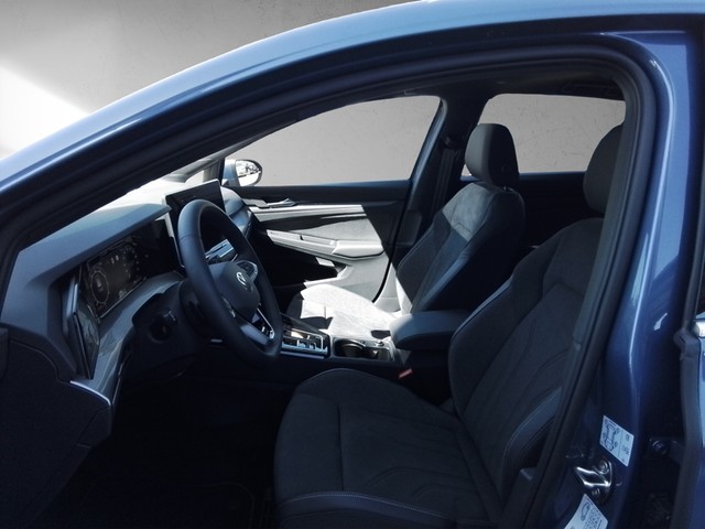 Fahrzeugabbildung Volkswagen Golf VIII eTSI Edition 50 DSG Matrix AHK Pano HUD Kamera DCC ACC