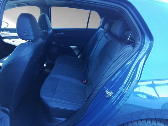 Fahrzeugabbildung Volkswagen Golf VIII eTSI Edition 50 DSG Matrix AHK Pano HUD Kamera DCC ACC