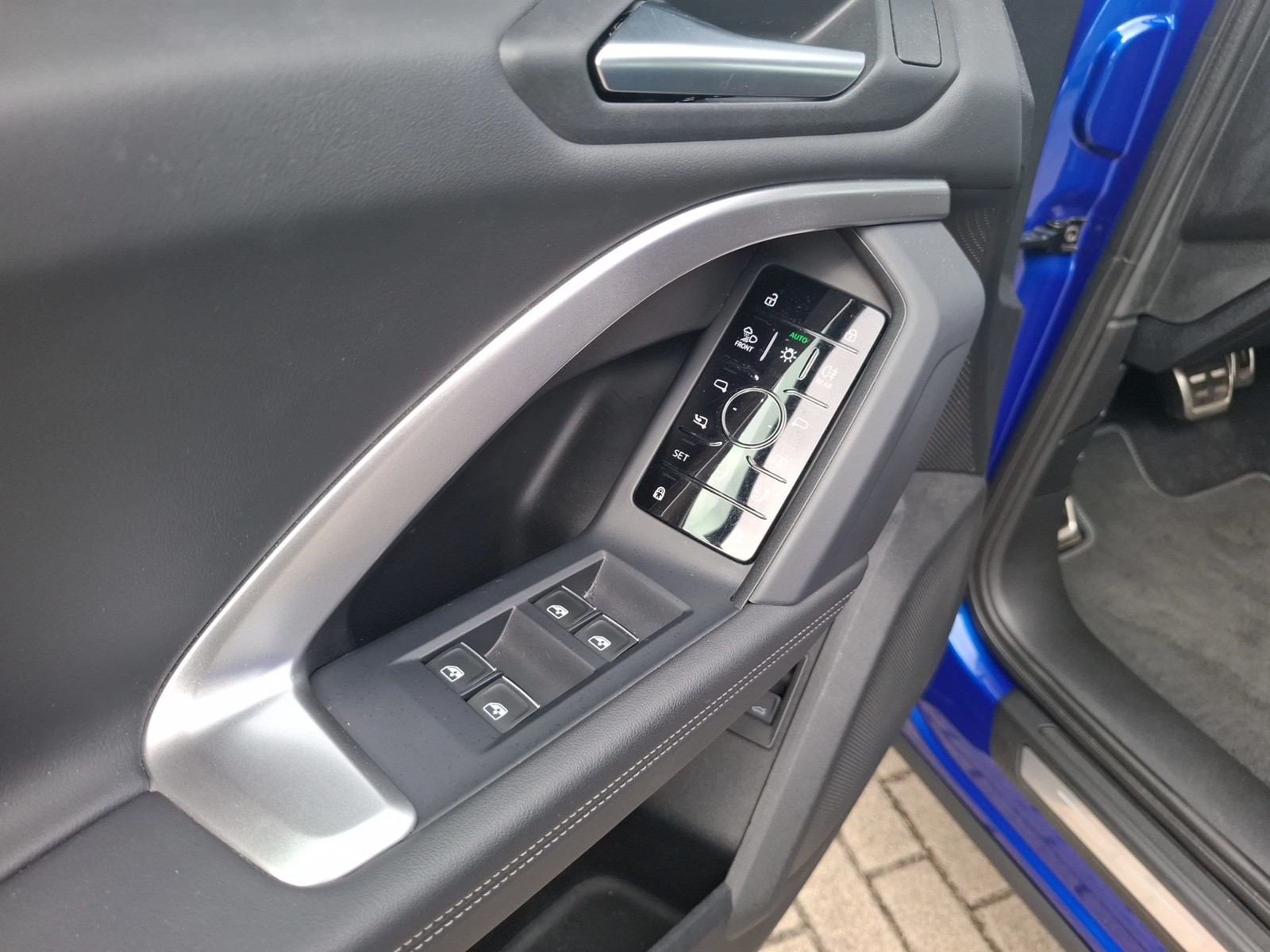 Fahrzeugabbildung Audi Q5 TDI S-Line quattro S-tronic Matrix Navi AVC ACC 360° HUD SH