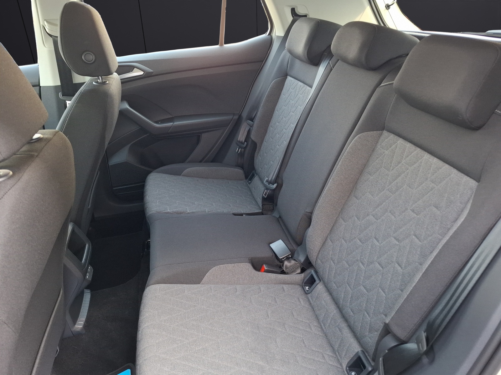 Fahrzeugabbildung Volkswagen T-Cross TSI Life DSG LED CarPlay AID ACC RFK SH LM