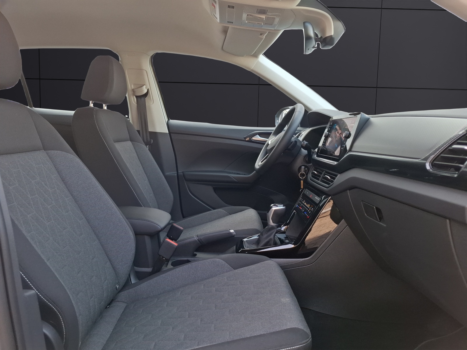 Fahrzeugabbildung Volkswagen T-Cross TSI Life DSG LED CarPlay AID ACC RFK SH LM