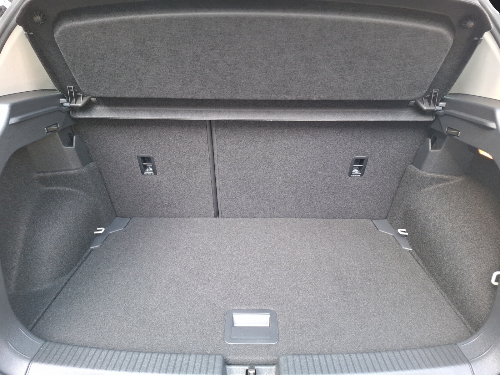 Fahrzeugabbildung Volkswagen T-Cross TSI Life DSG LED CarPlay AID ACC RFK SH LM