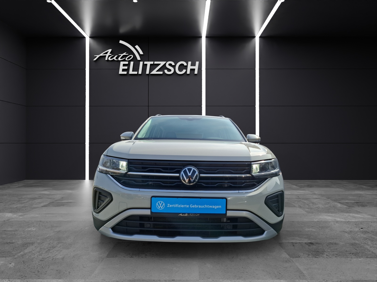 Fahrzeugabbildung Volkswagen T-Cross TSI Life DSG LED CarPlay AID ACC RFK SH LM