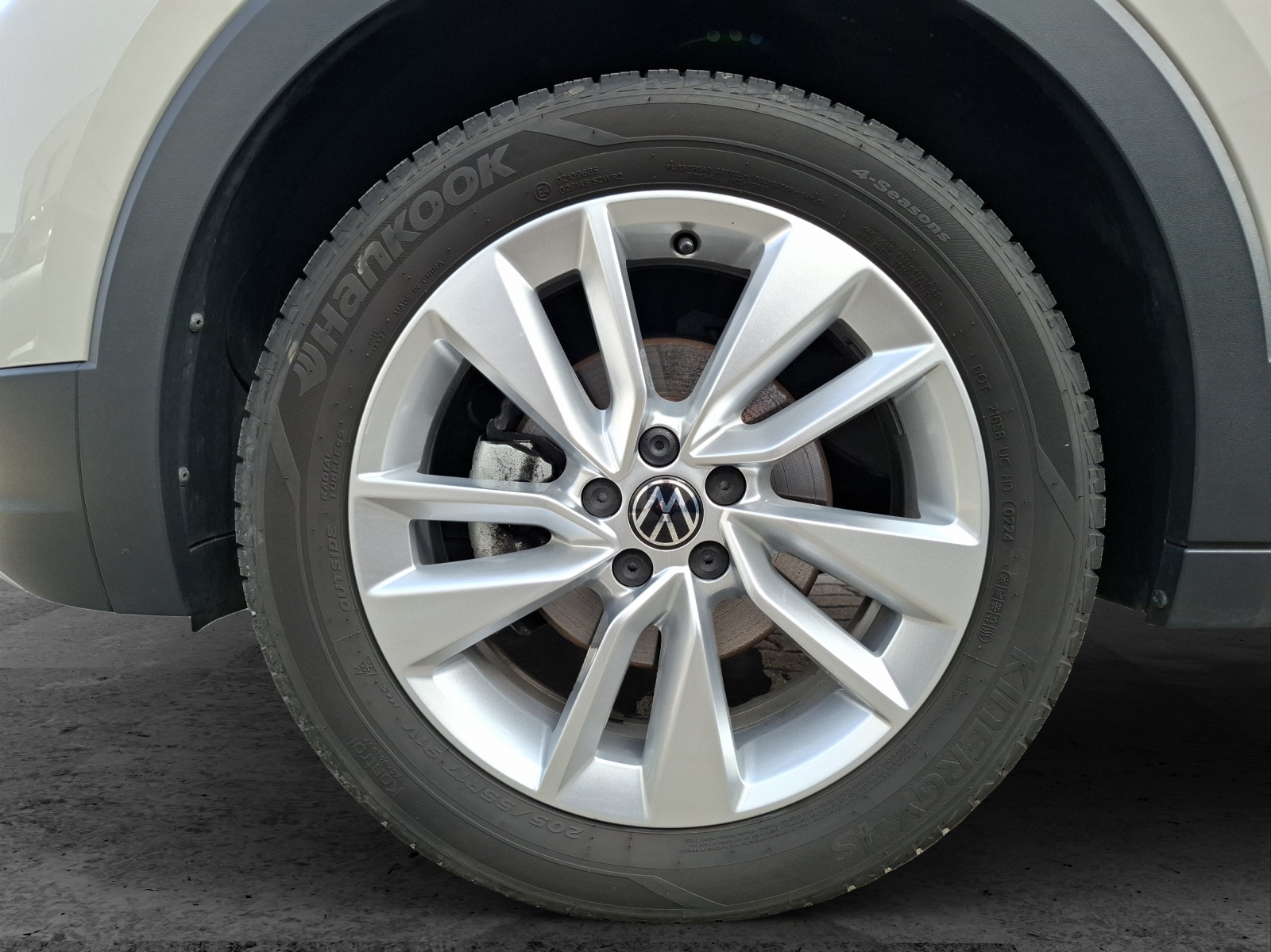 Fahrzeugabbildung Volkswagen T-Cross TSI Life DSG LED CarPlay AID ACC RFK SH LM