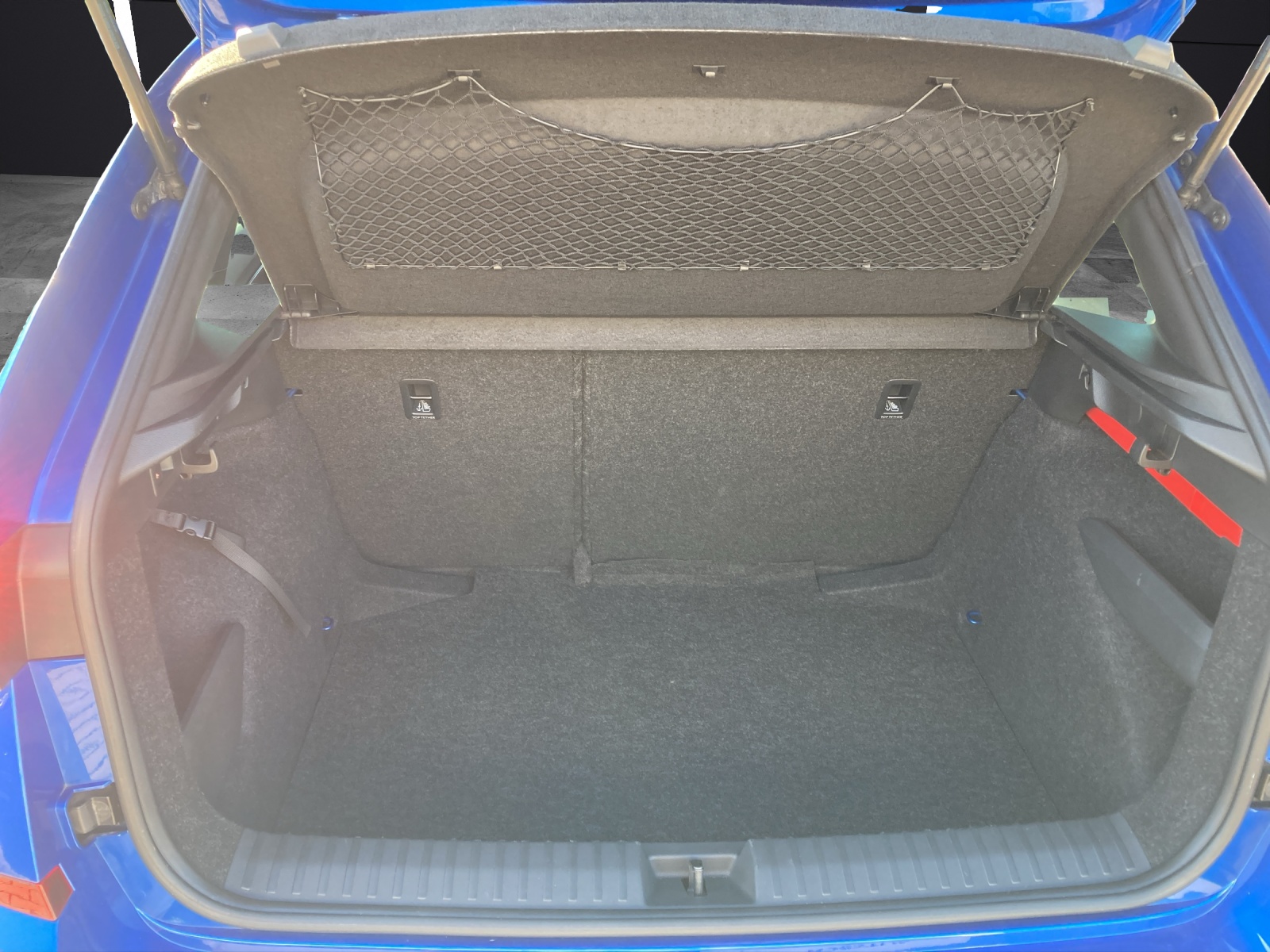 Fahrzeugabbildung SKODA Kamiq TSI Monte Carlo LED AHK Navi AID Pano ACC SH 18