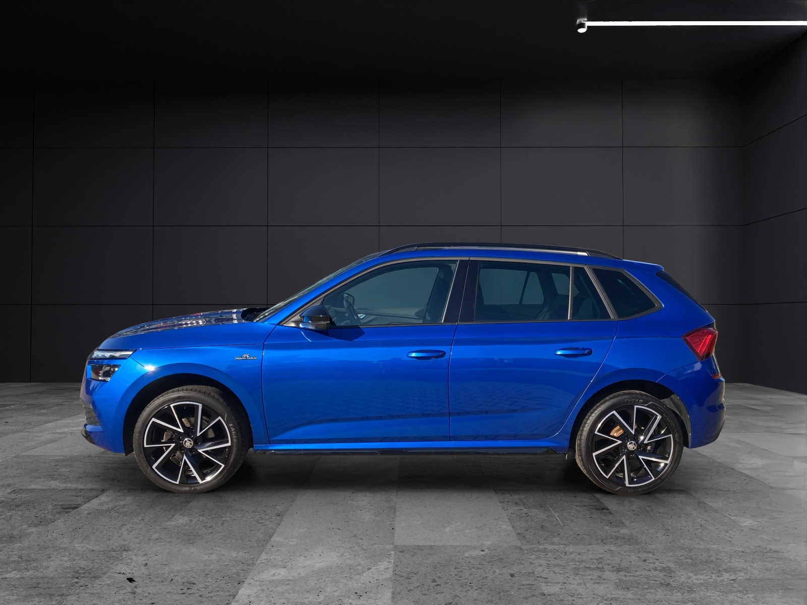 Fahrzeugabbildung SKODA Kamiq TSI Monte Carlo LED AHK Navi AID Pano ACC SH 18