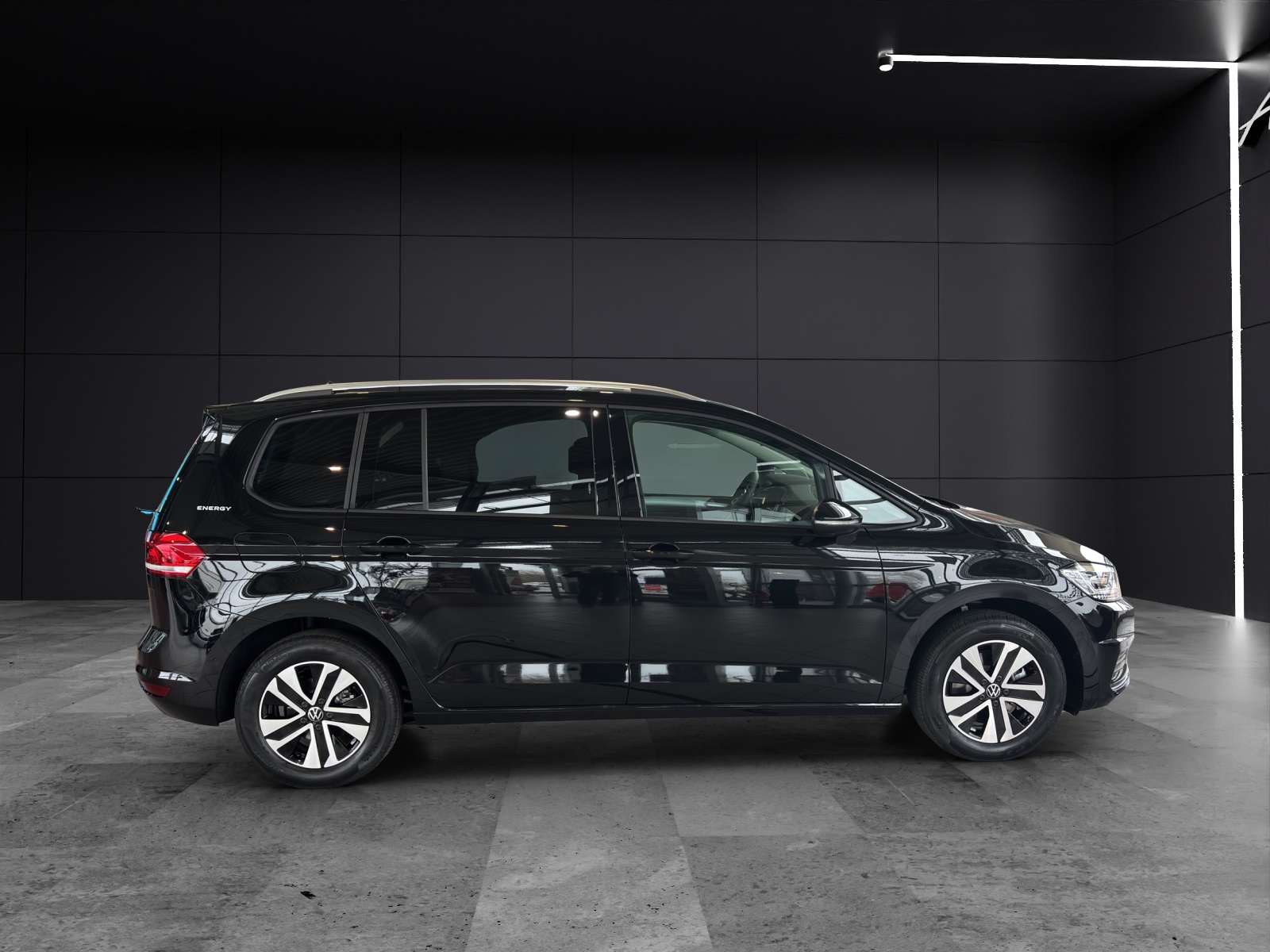 Fahrzeugabbildung Volkswagen Touran DSG TSI Energy NAVI IQ-LED AHZV