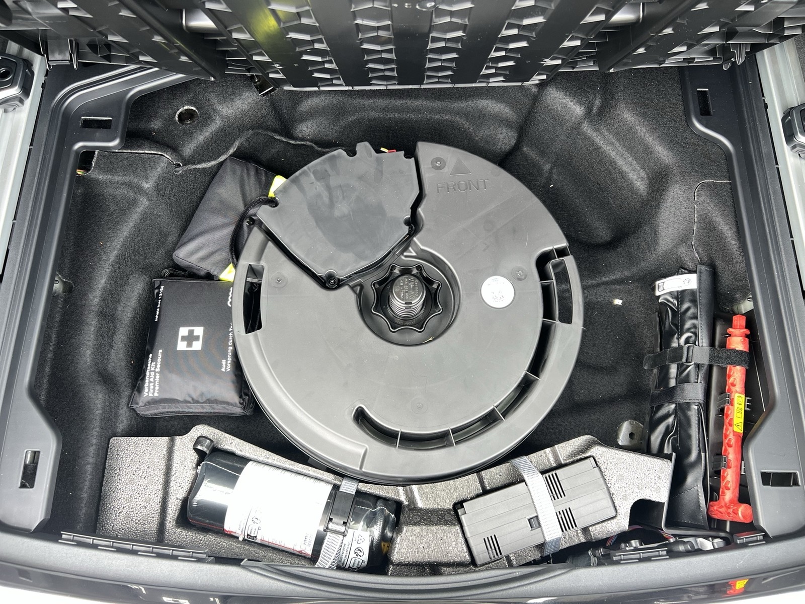 Fahrzeugabbildung Audi RS 6 Avant ASG 3 J./150t km RS-Dynamikpaket plus