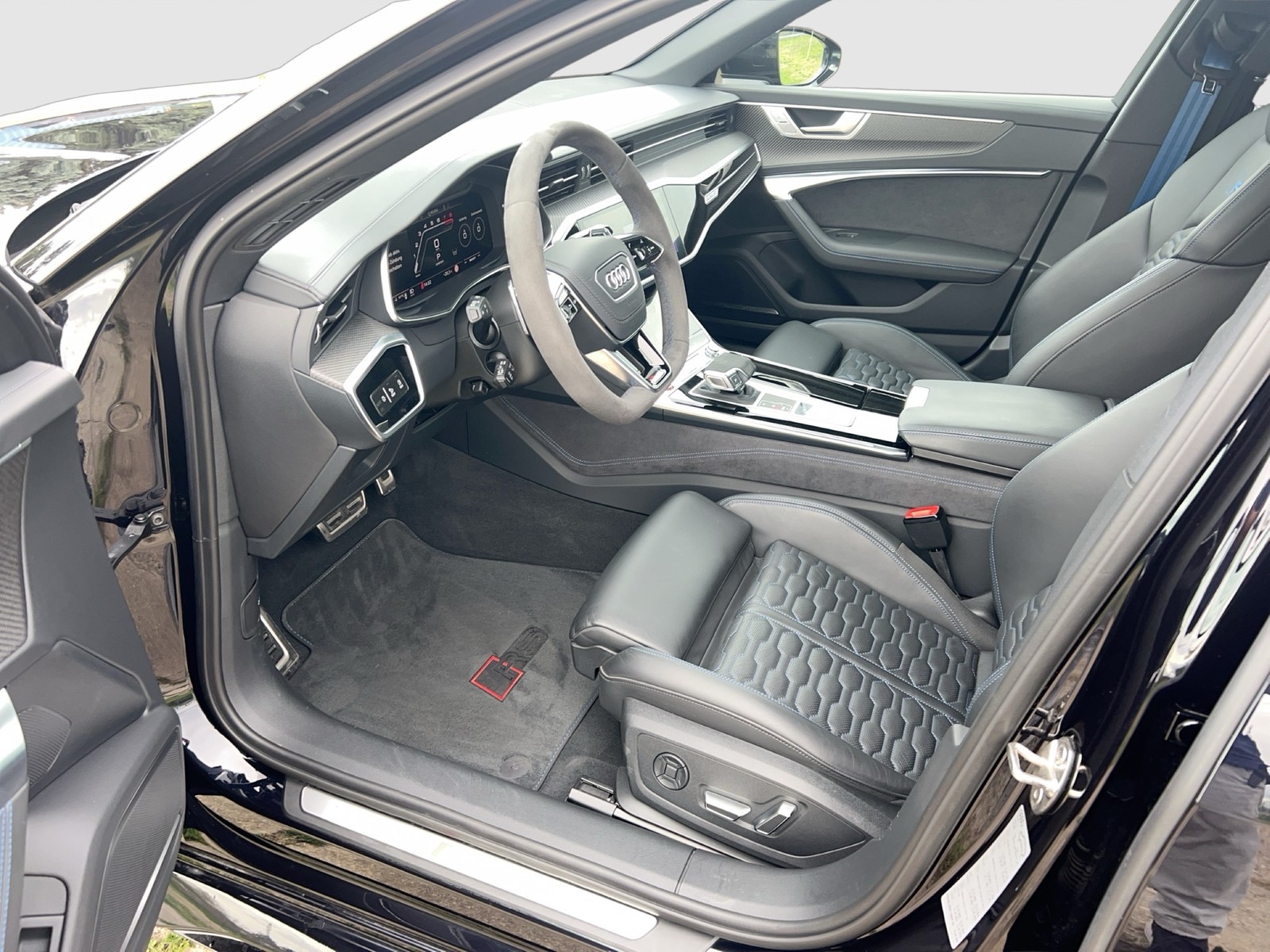 Fahrzeugabbildung Audi RS 6 Avant ASG 3 J./150t km RS-Dynamikpaket plus