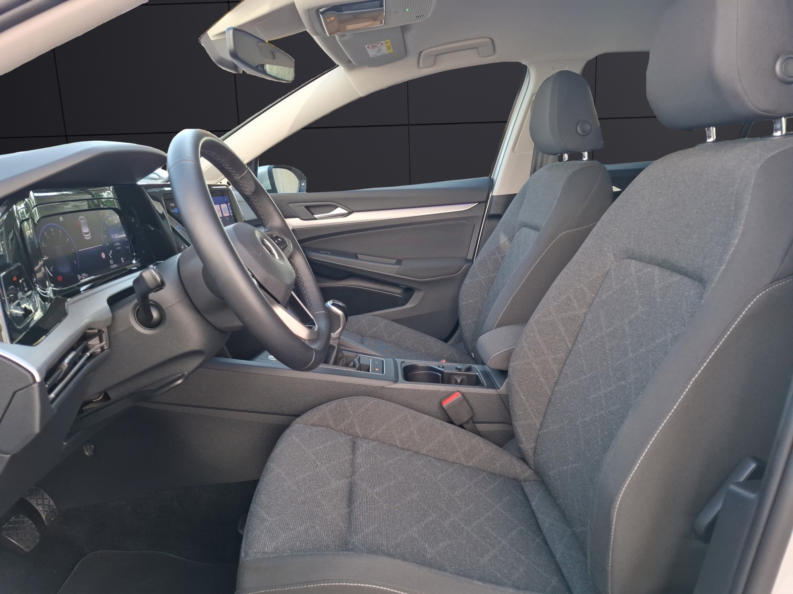 Fahrzeugabbildung Volkswagen Golf VIII TSI Kamera ACC Navi LED