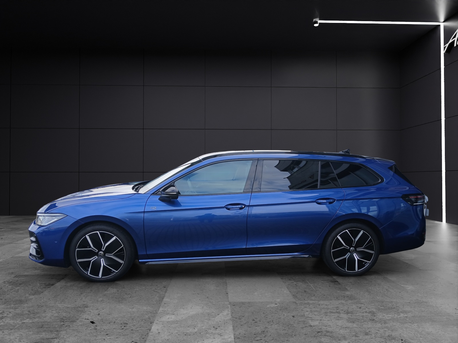 Fahrzeugabbildung Volkswagen Passat TDI DSG R-Line Signature MATRIX ACC DCC AHK HUD AID NAVI