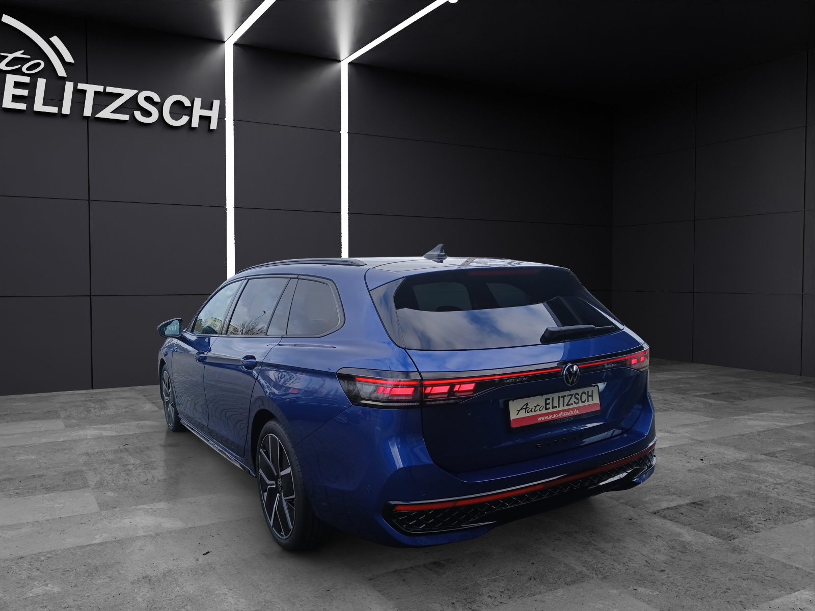 Fahrzeugabbildung Volkswagen Passat TDI DSG R-Line Signature MATRIX ACC DCC AHK HUD AID NAVI