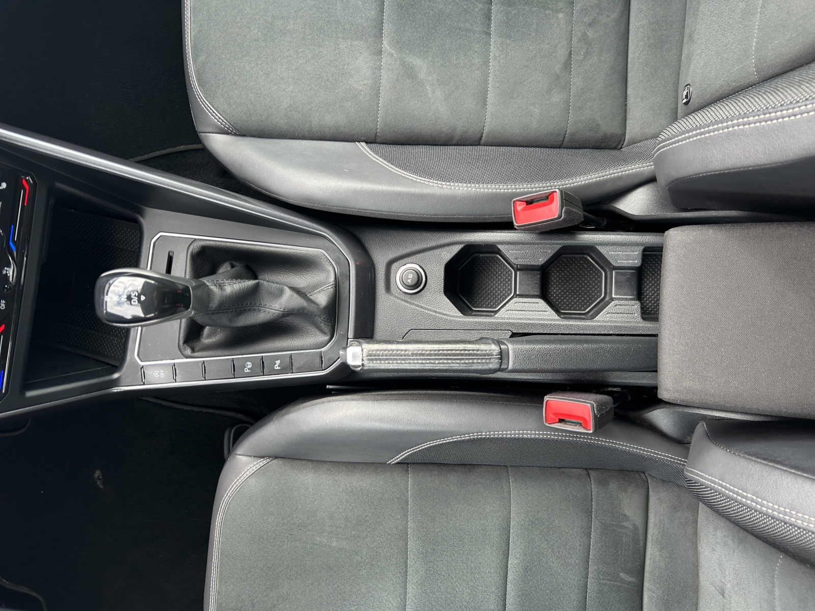 Fahrzeugabbildung Volkswagen Polo Style TSI DSG IQ.Light ACC SH PDC AppConnect Ambiente Navi