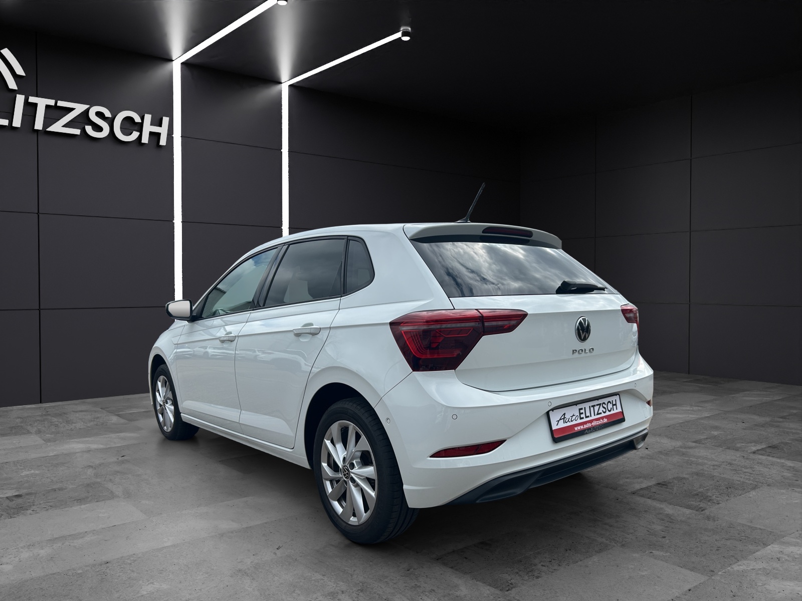 Fahrzeugabbildung Volkswagen Polo Style TSI DSG IQ.Light ACC SH PDC AppConnect Ambiente Navi