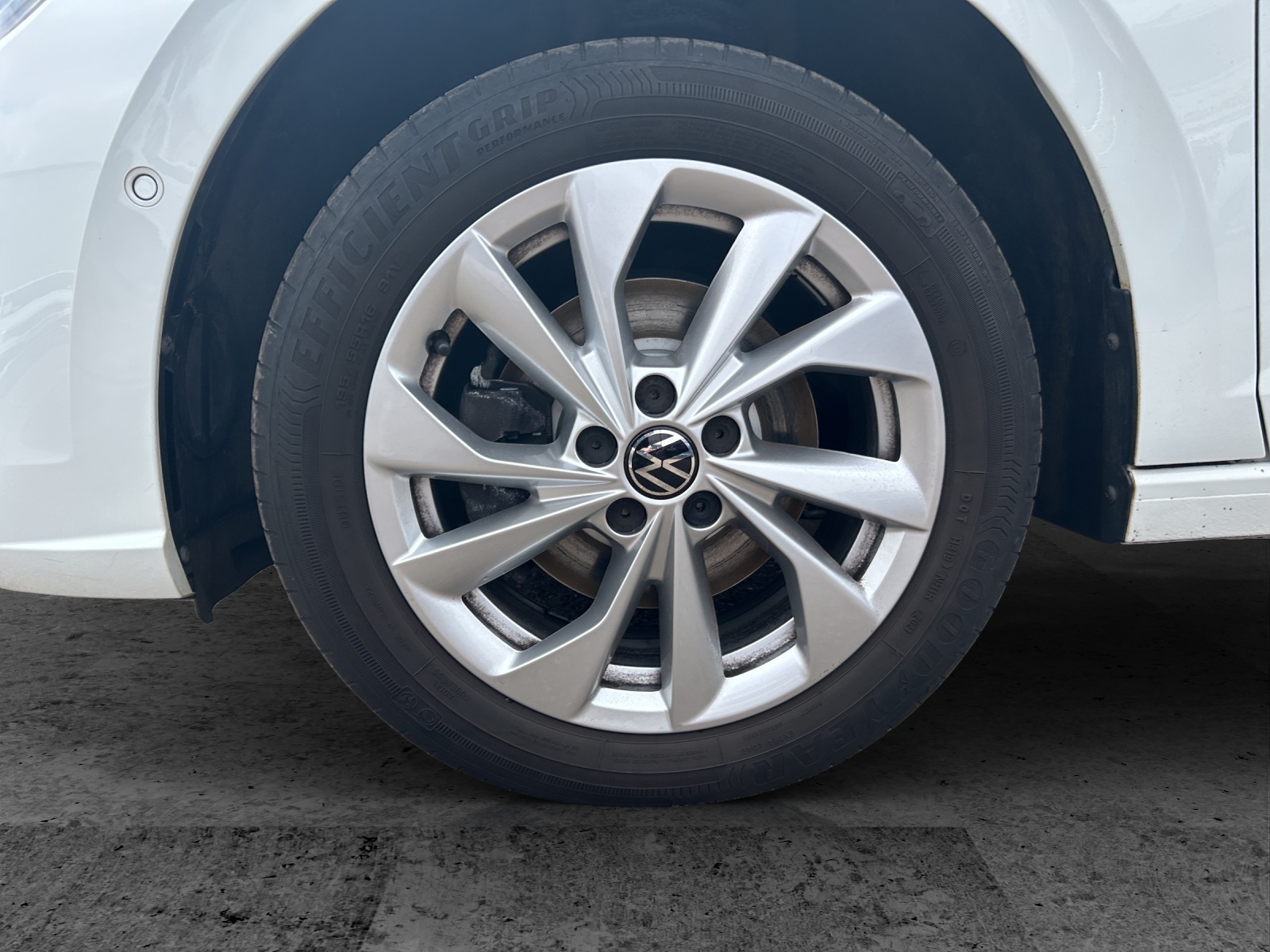 Fahrzeugabbildung Volkswagen Polo Style TSI DSG IQ.Light ACC SH PDC AppConnect Ambiente Navi