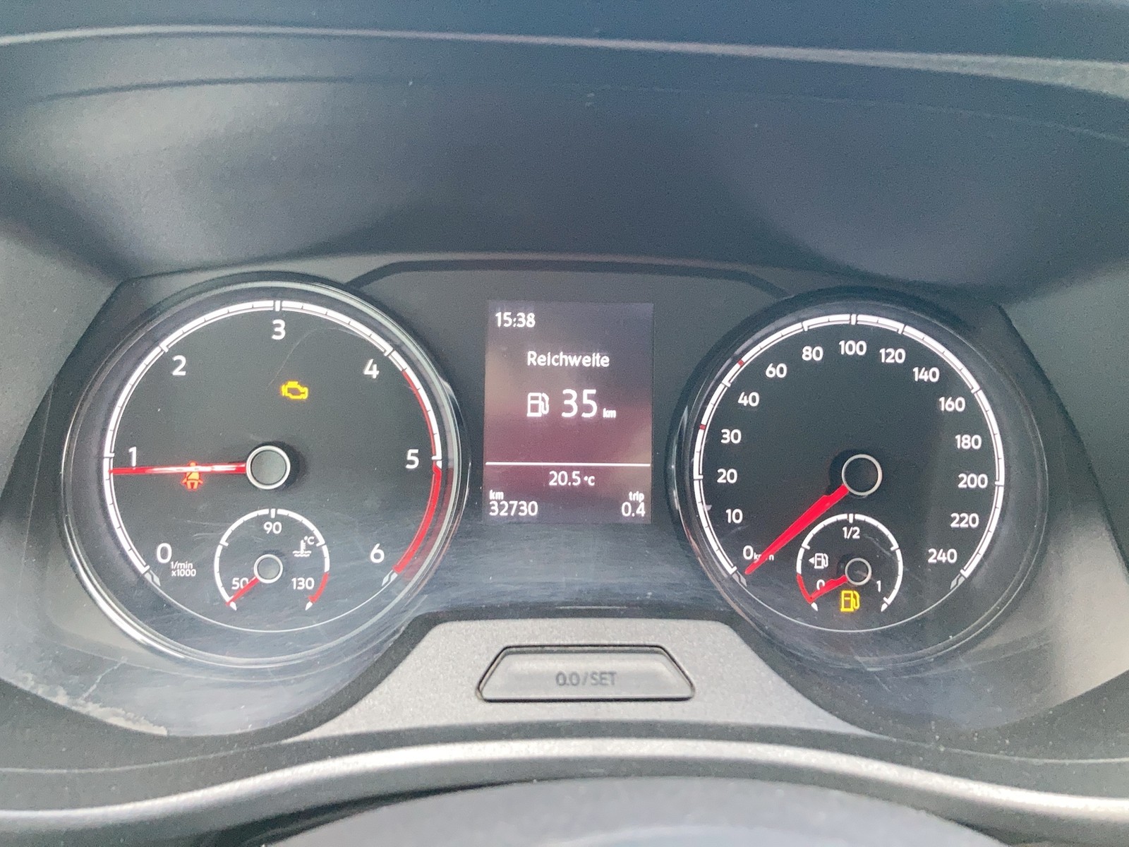 Fahrzeugabbildung Volkswagen T6 Transporter T6.1 TDI Kasten AHK PDC Klima DAB+