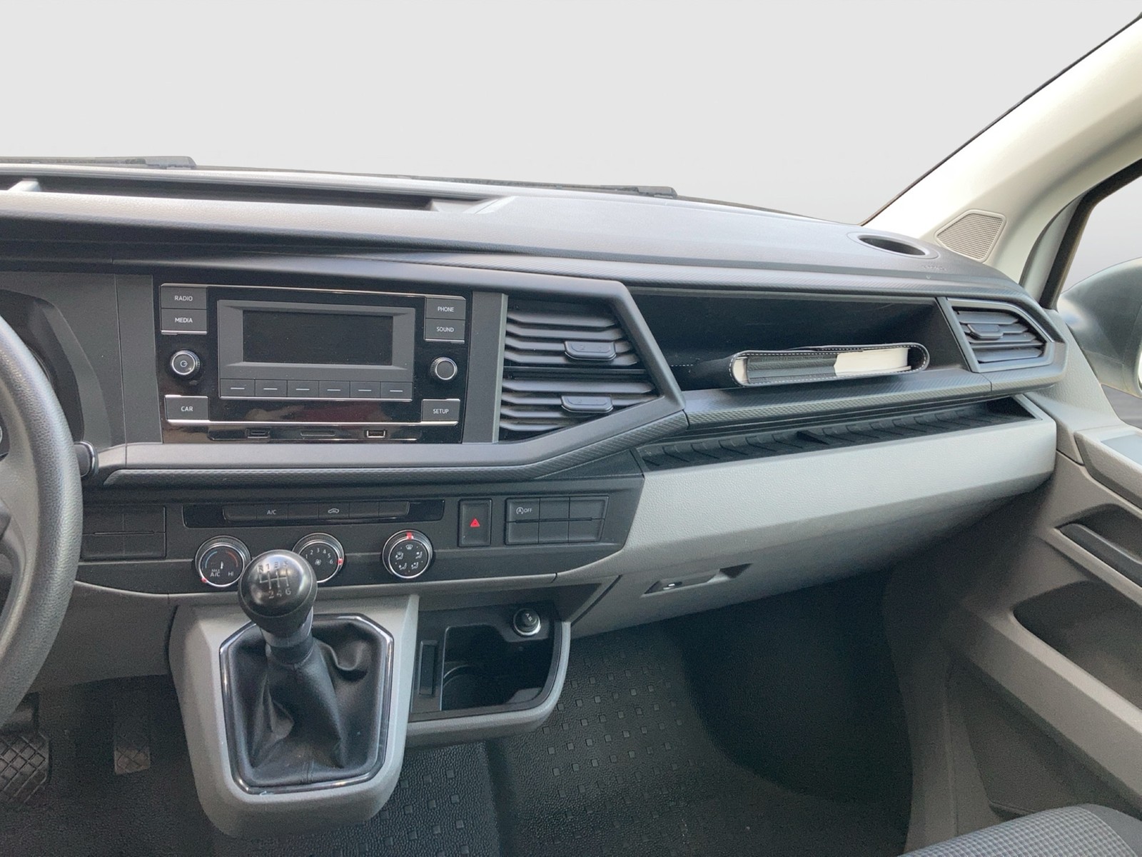 Fahrzeugabbildung Volkswagen T6 Transporter T6.1 TDI Kasten AHK PDC Klima DAB+