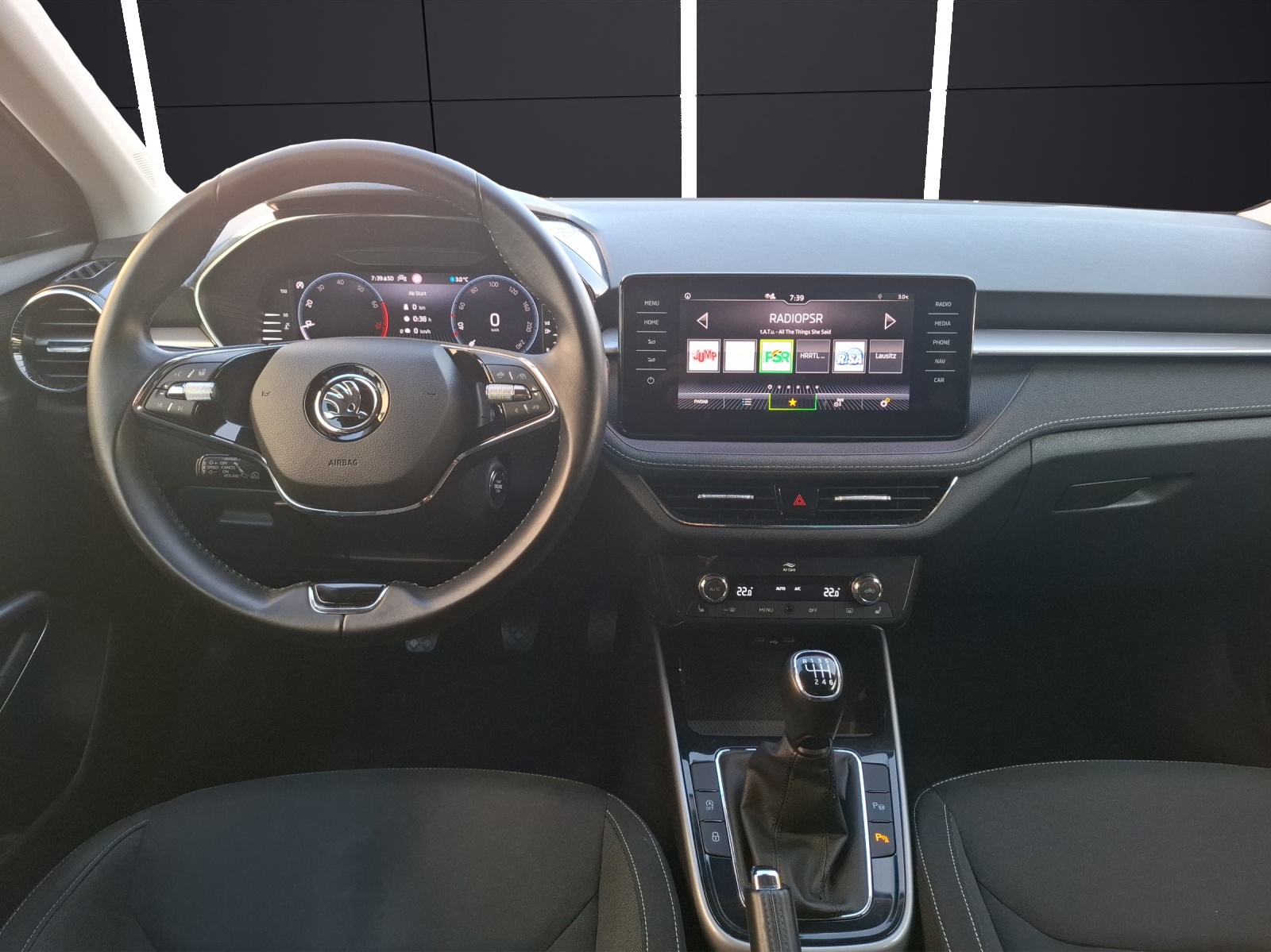 Fahrzeugabbildung SKODA Fabia TSI Style LED Navi AID ACC RFK SH LM