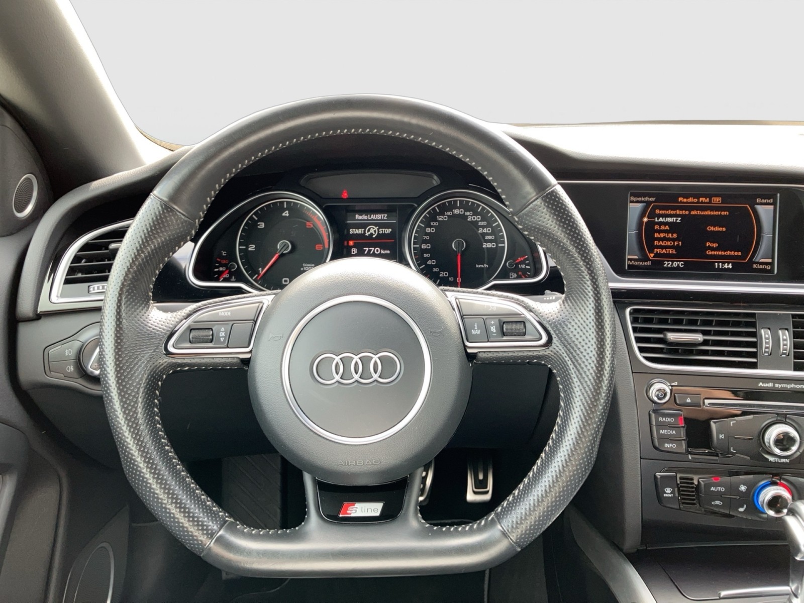 Fahrzeugabbildung Audi A5 Cabriolet TDI S line Sport XENON LEDER SHZ B&O