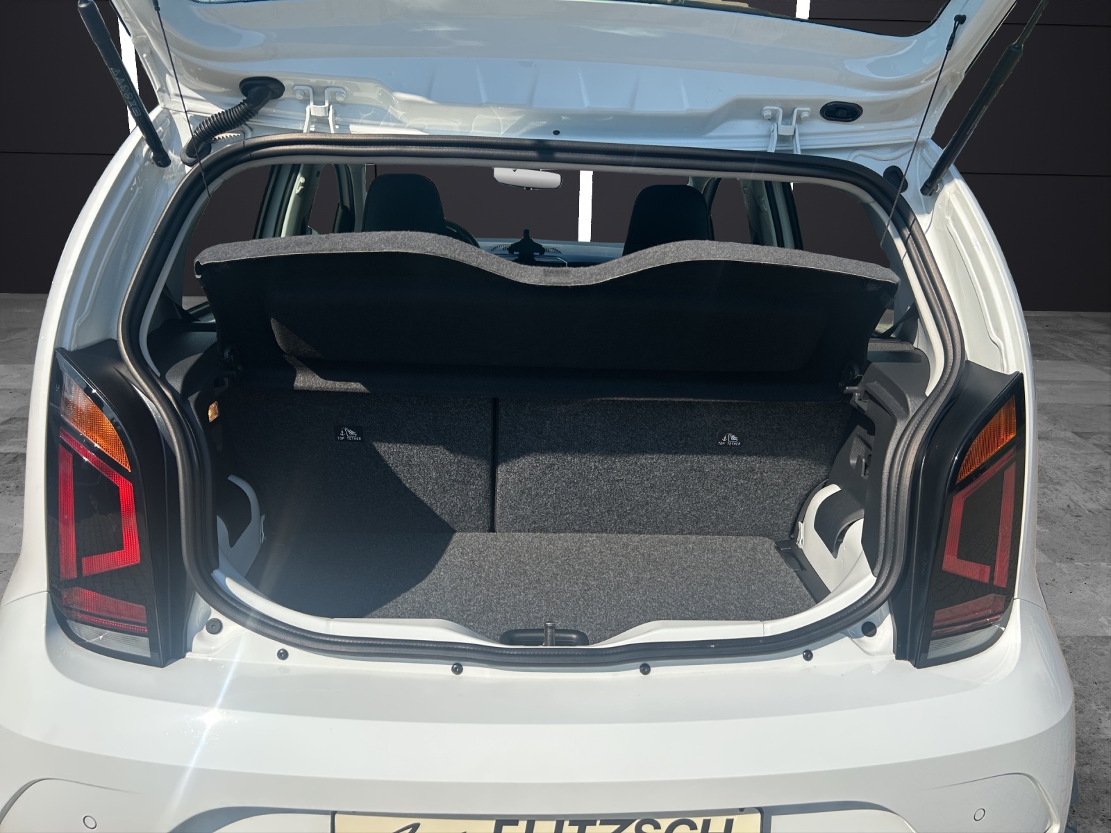 Fahrzeugabbildung Volkswagen up! GRA NSW REAR VIEW CLIMATRONIC