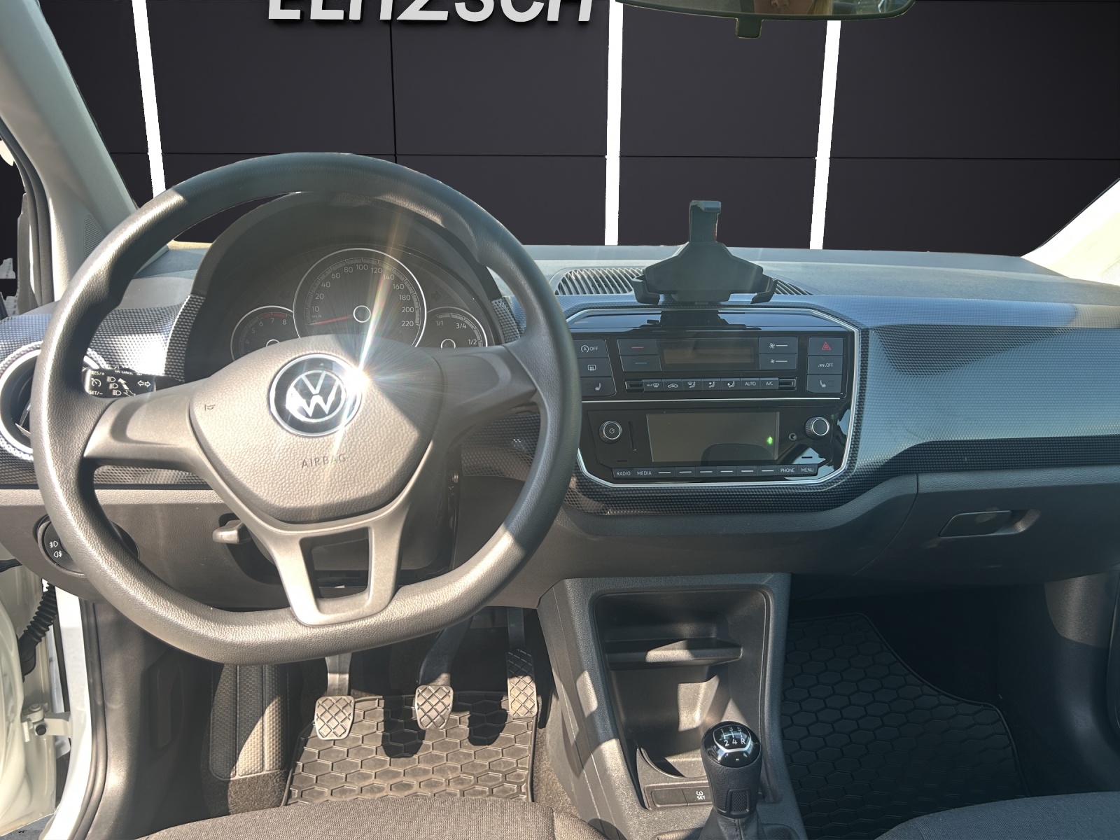 Fahrzeugabbildung Volkswagen up! GRA NSW REAR VIEW CLIMATRONIC