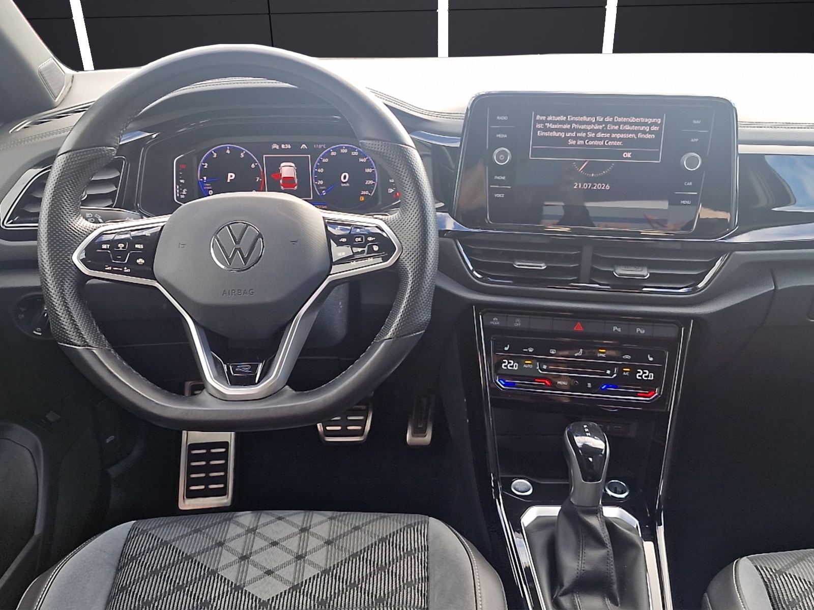Fahrzeugabbildung Volkswagen T-Roc R-Line DSG MATRIX ACC STHZ RFK SHZ AID